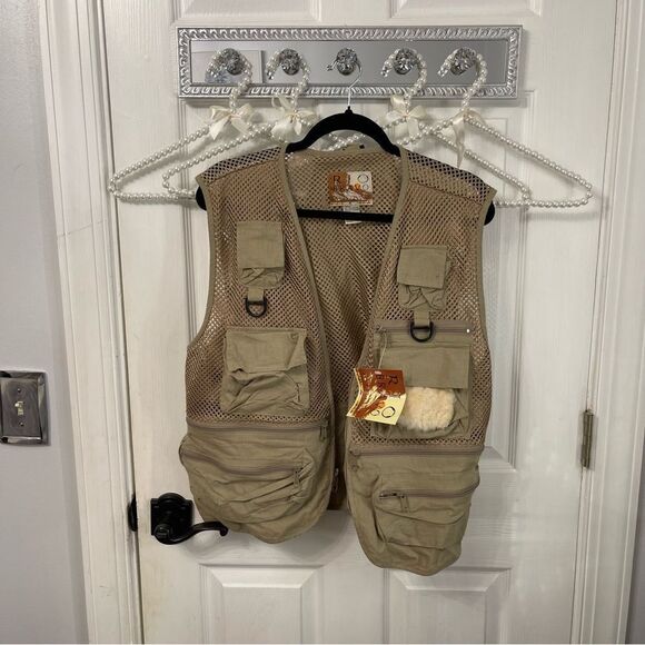 NEW Rio Bravo Fishing Hiking Multi Pocketed Lightweight Vest Outdoors - Picture 1 of 7